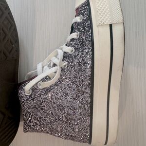 Converse brand new never worn, custom made, glitter design size 9